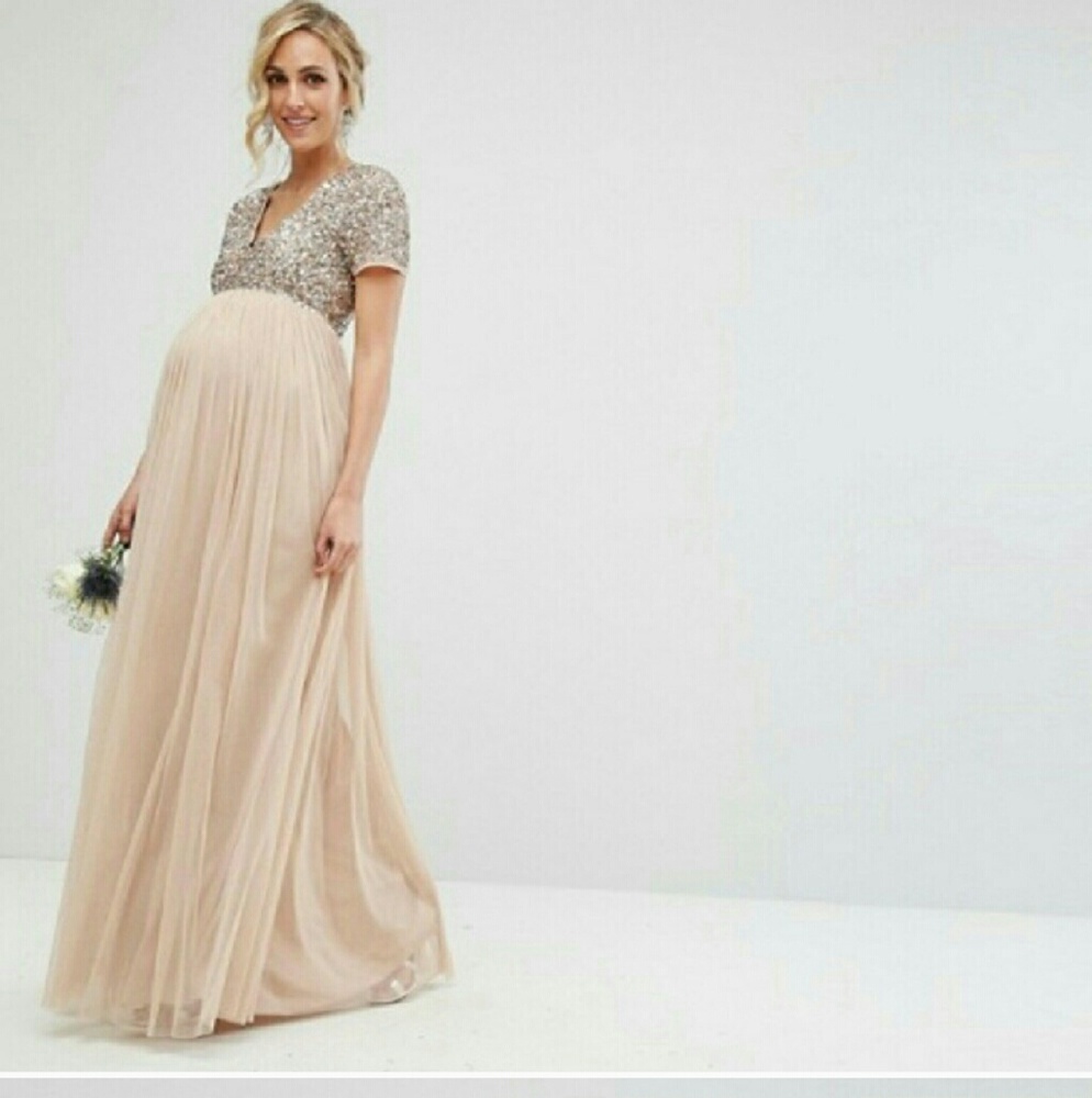 Maternity gown